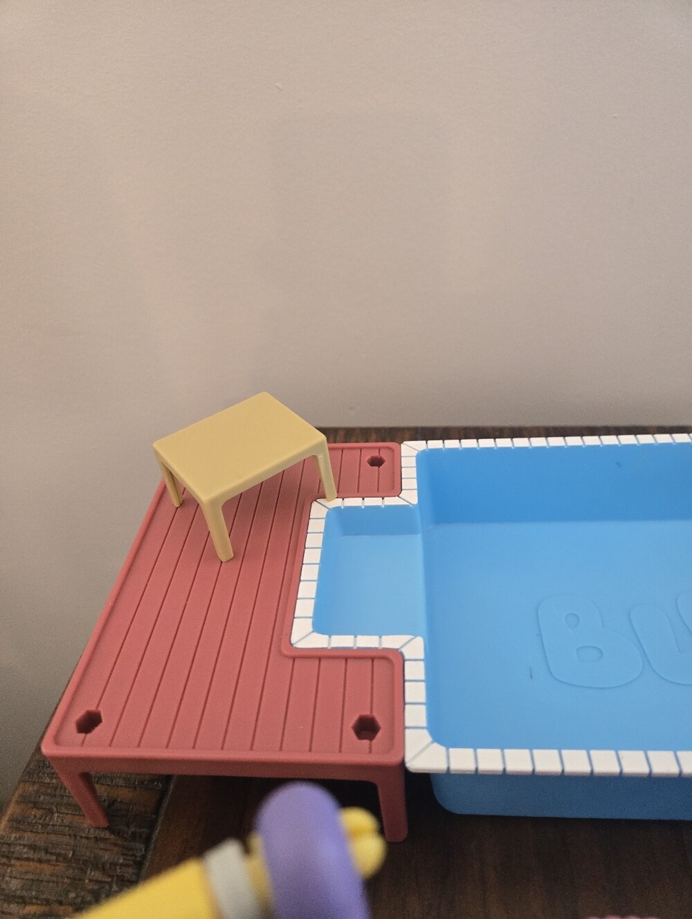 Bluey & Friends Pool Play Set - Picture 7 of 14